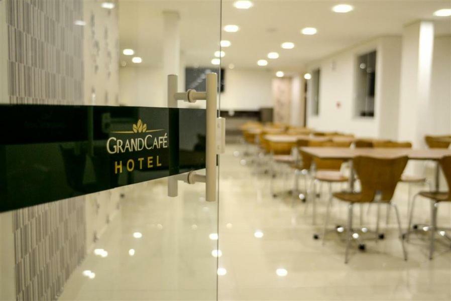Grand Café Hotel Manhuacu Exterior foto